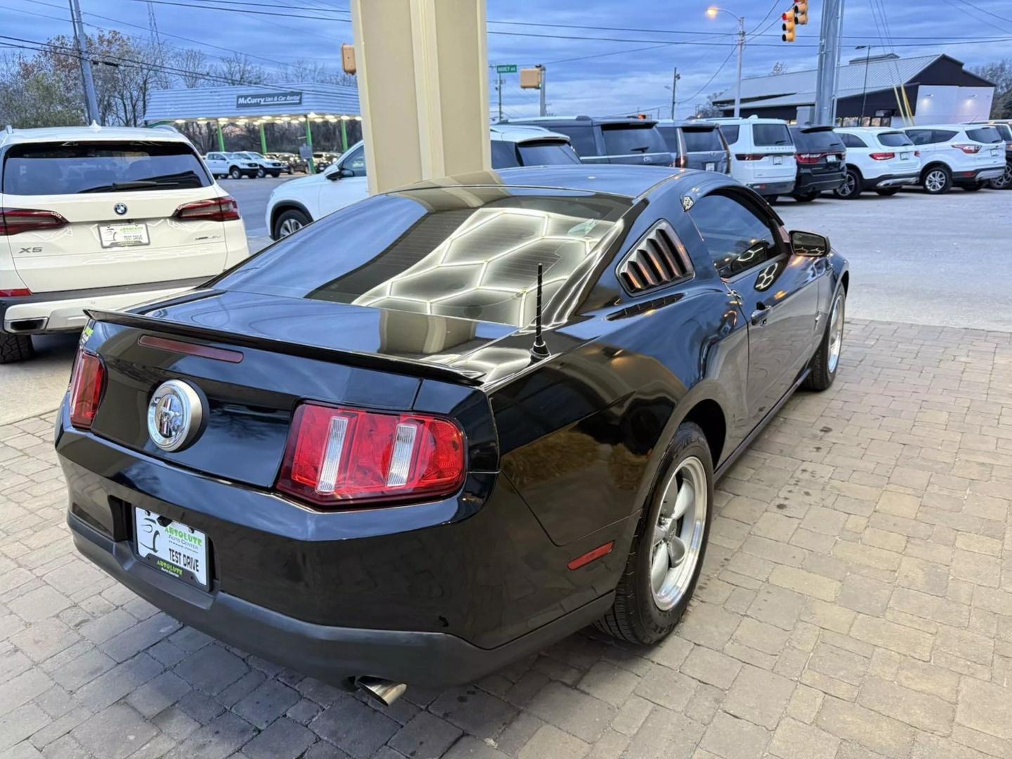 2011 Ford Mustang V6 photo 39