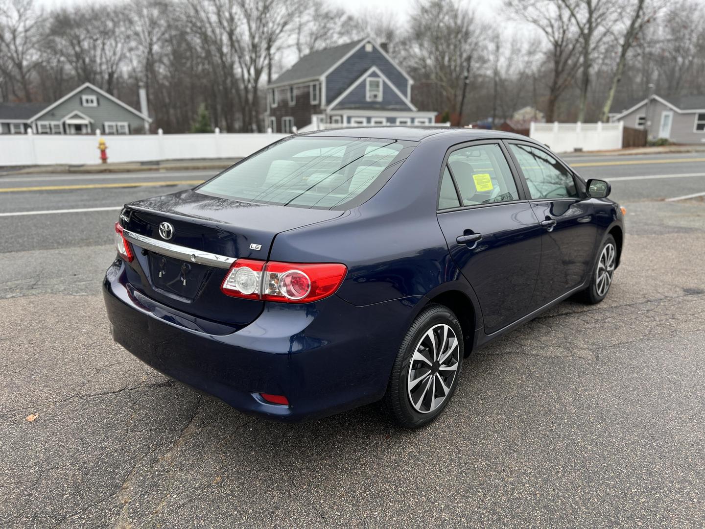 2012 Toyota Corolla LE photo 5