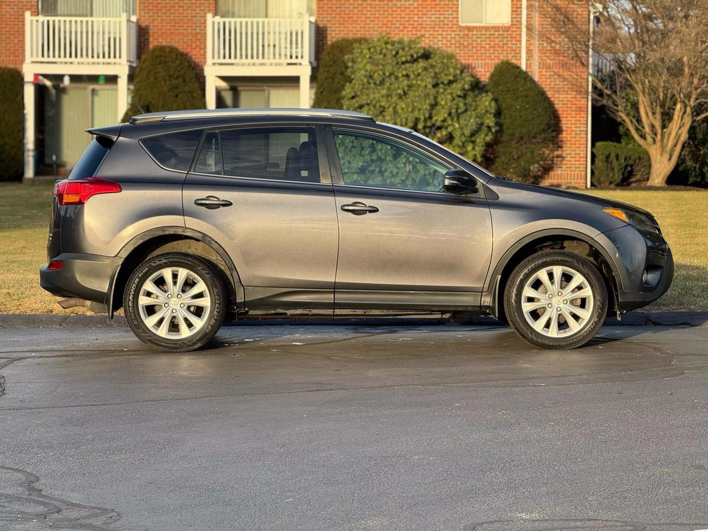 2013 Toyota RAV4 Limited photo 24