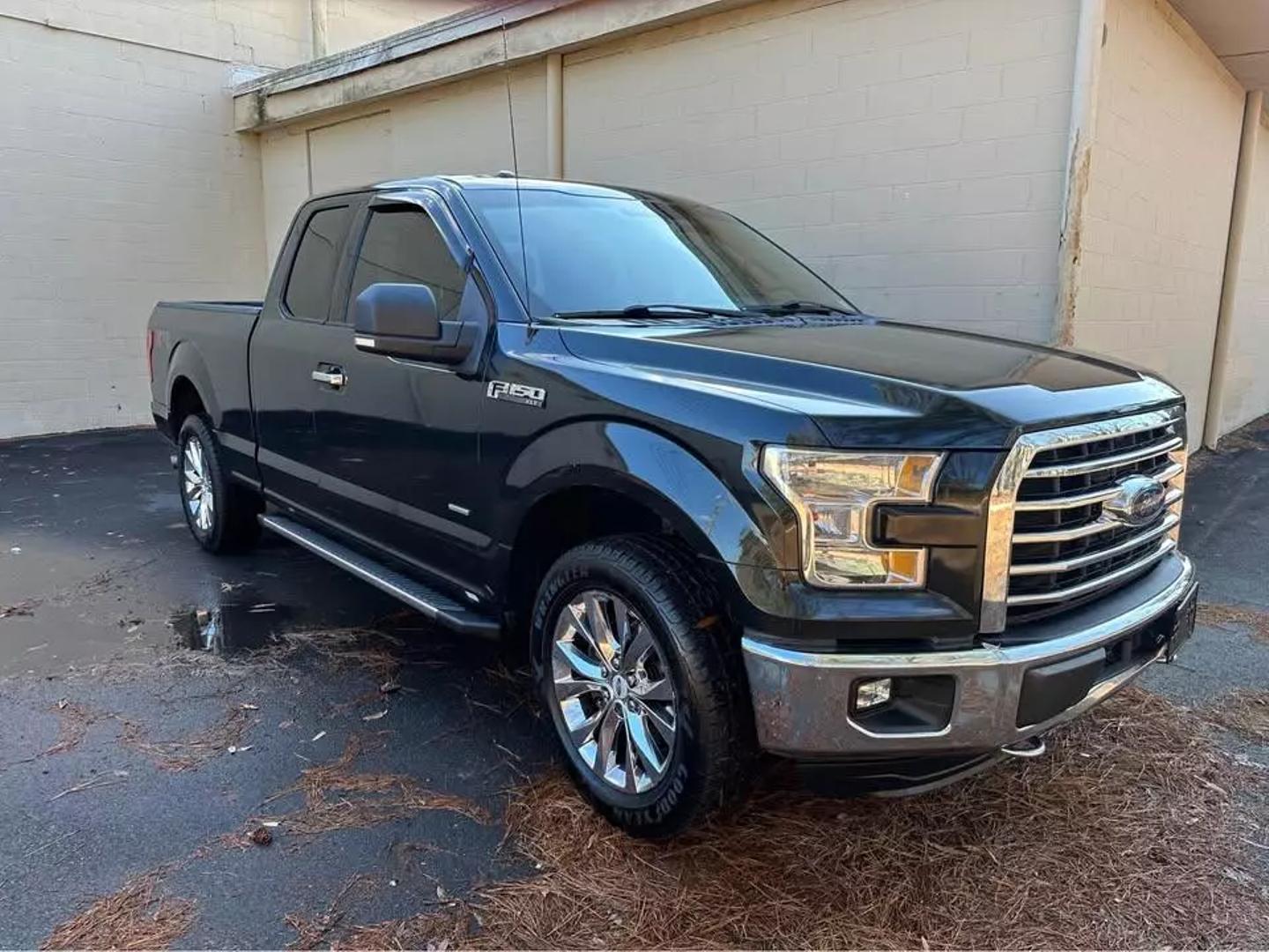 2015 Ford F-150 XLT photo 4