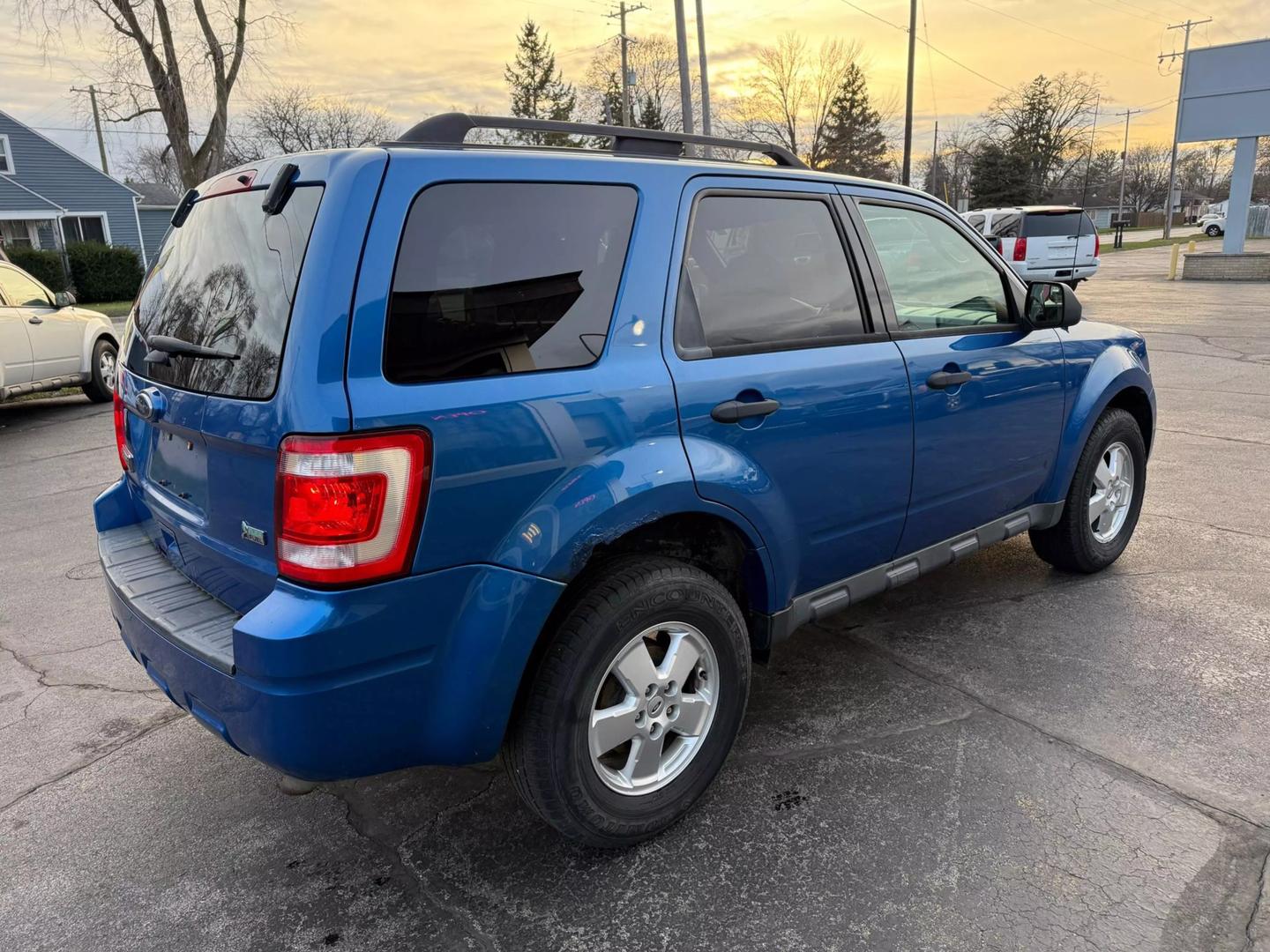 2011 Ford Escape XLT photo 4