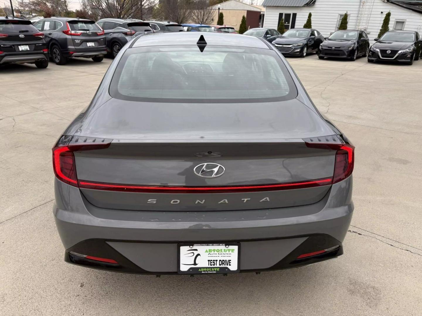 2022 Hyundai Sonata SEL photo 4