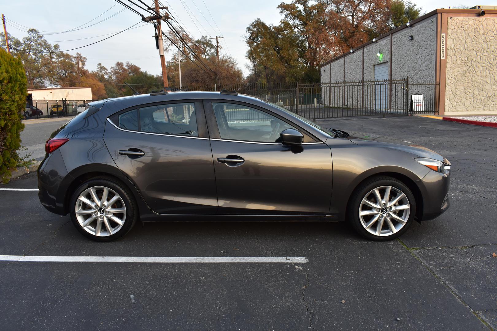 2017 Mazda Mazda3 Touring photo 16