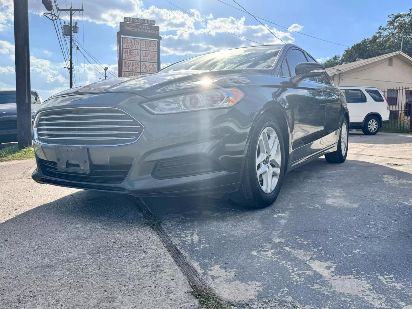 2015 Ford Fusion SE photo 6