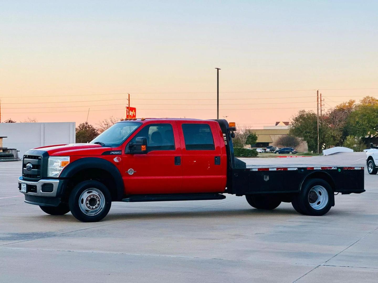 2014 Ford F550 null photo 9