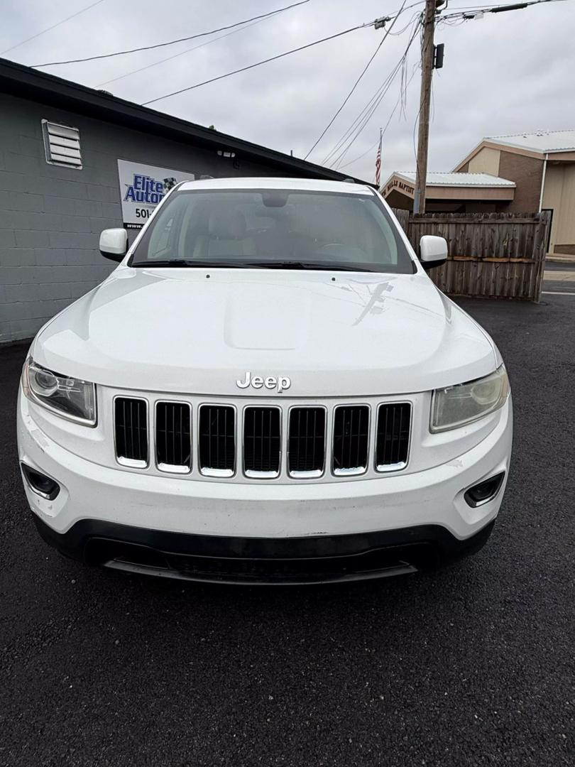 2014 Jeep Grand Cherokee Laredo photo 2