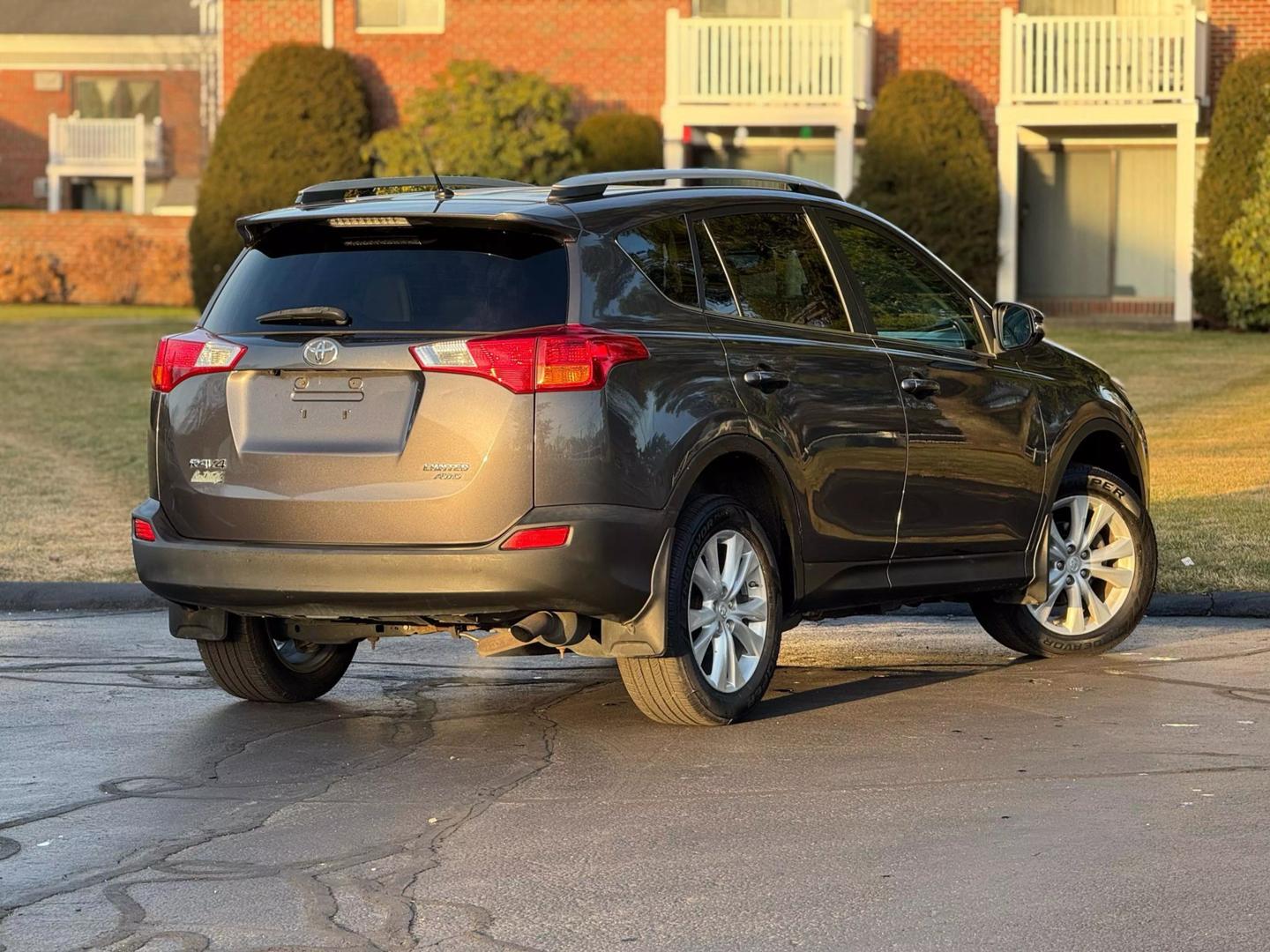 2013 Toyota RAV4 Limited photo 18