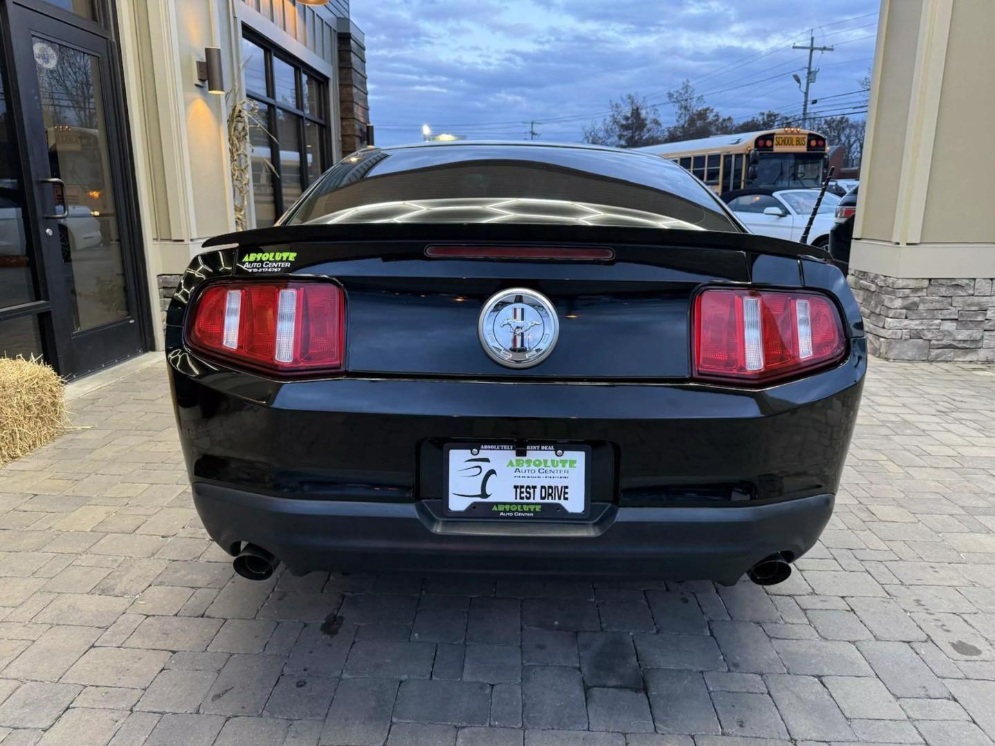 2011 Ford Mustang V6 photo 27