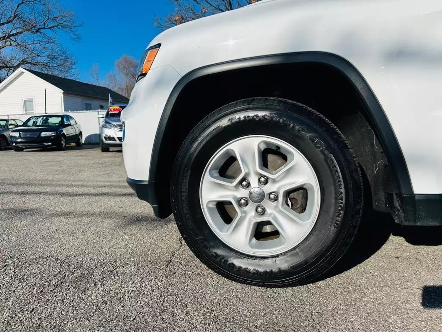 2017 Jeep Grand Cherokee Laredo E photo 22