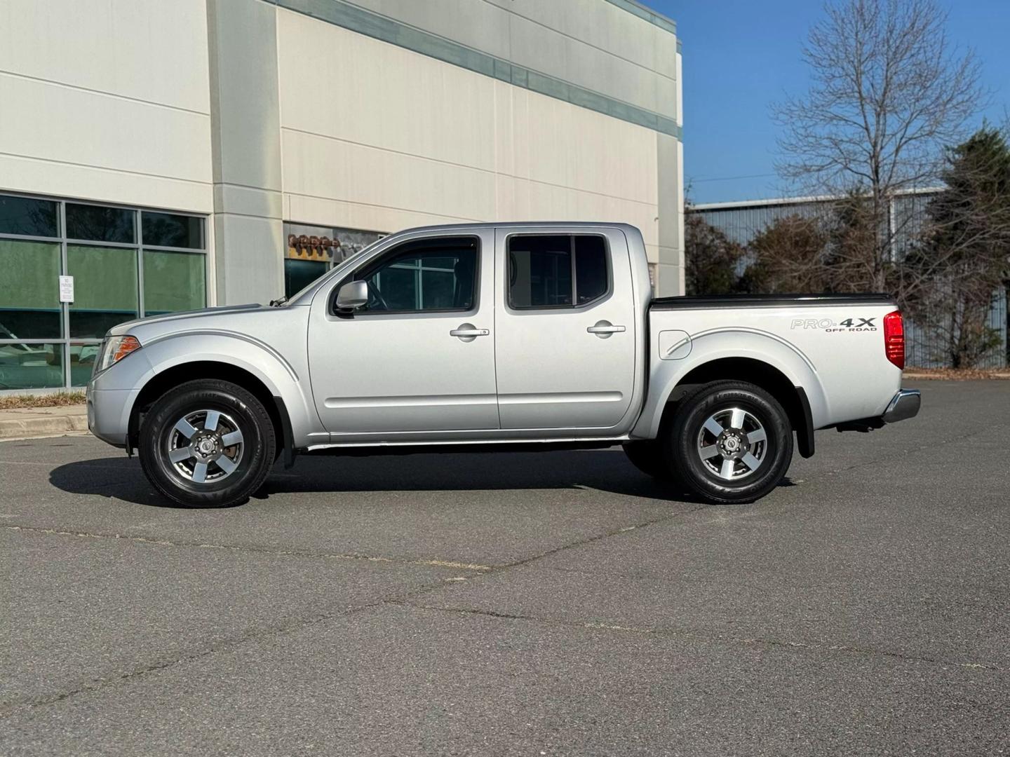 2011 Nissan Frontier PRO-4X photo 9