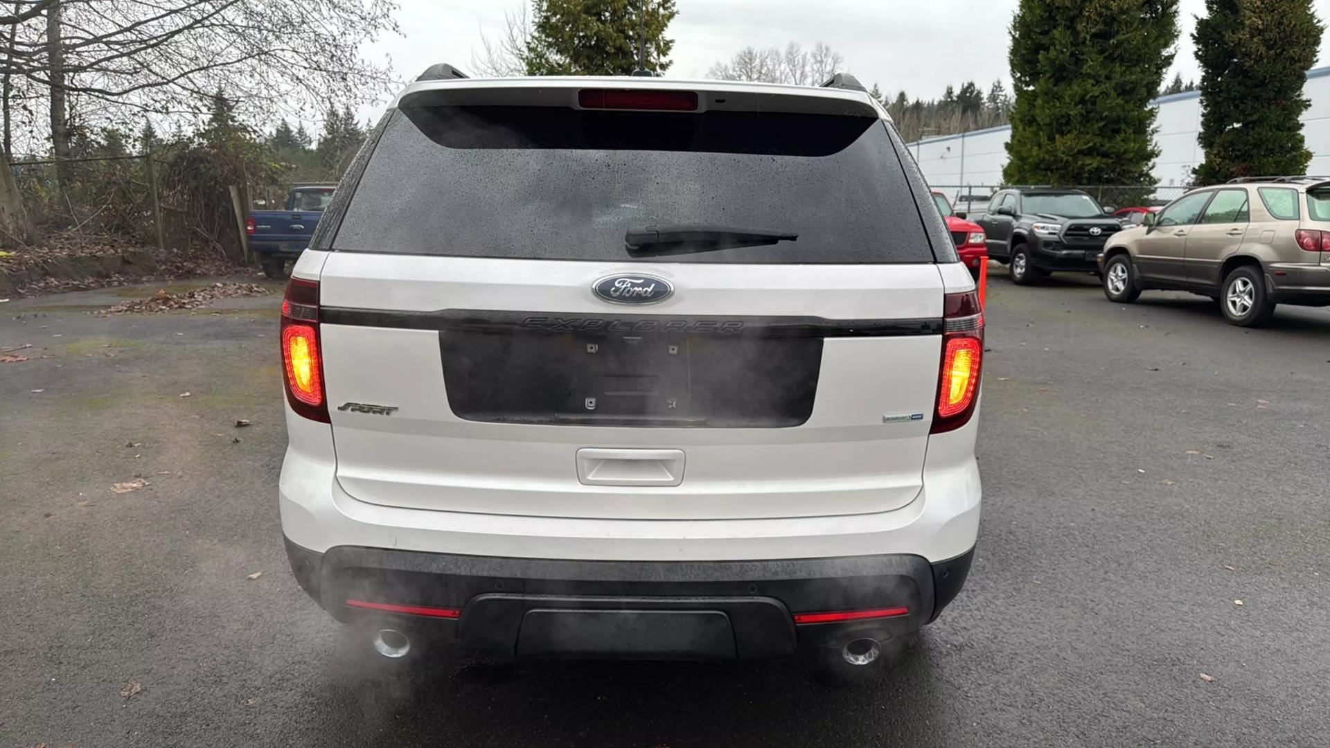 2015 Ford Explorer Sport photo 6