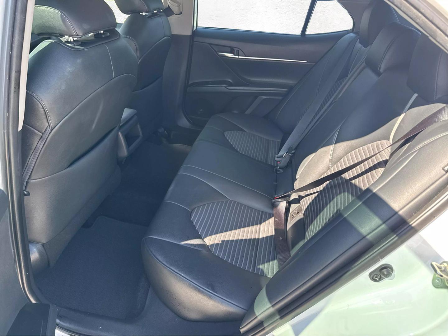 2019 Toyota Camry SE photo 10