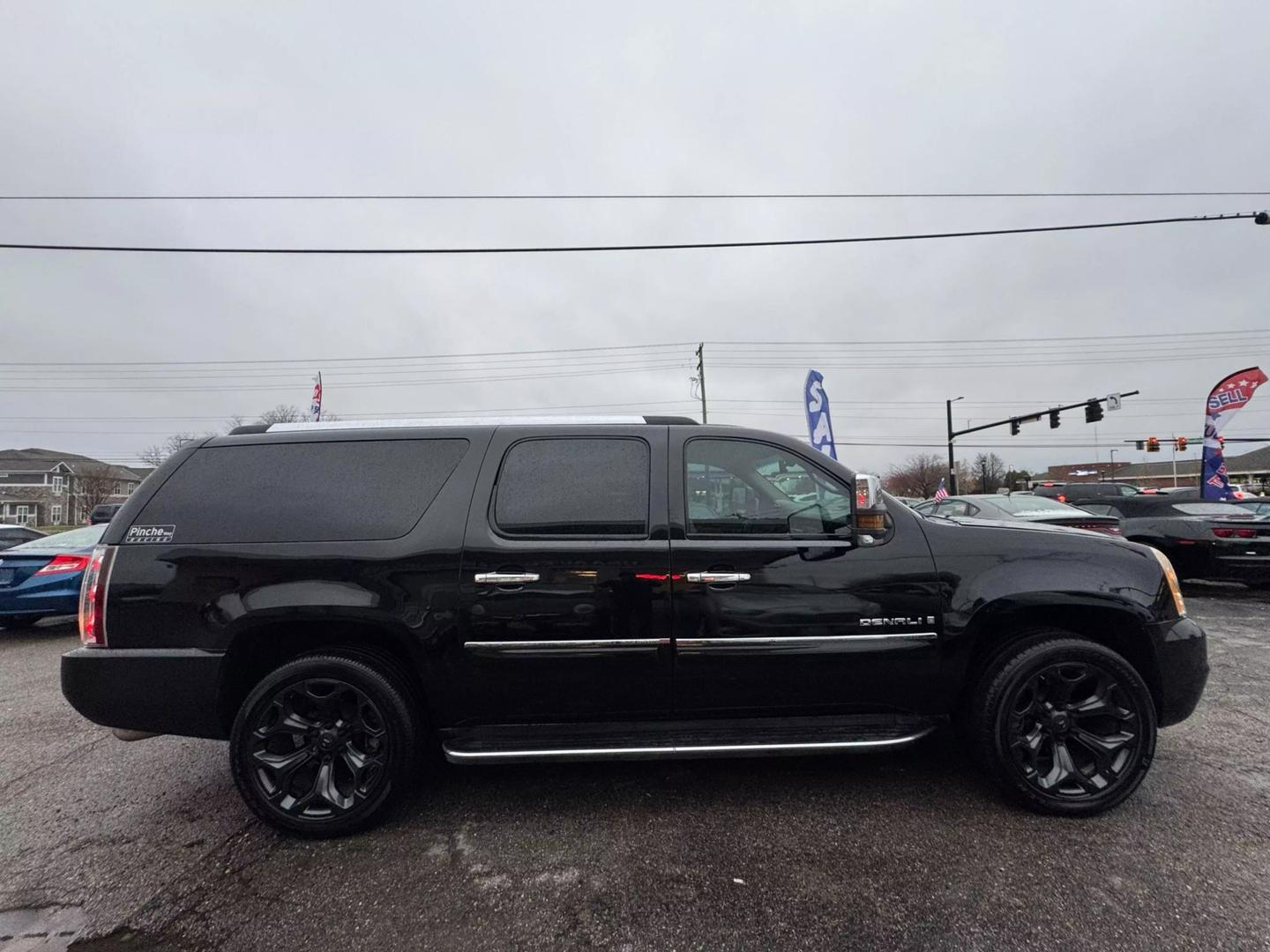 2007 GMC Yukon XL Denali photo 7