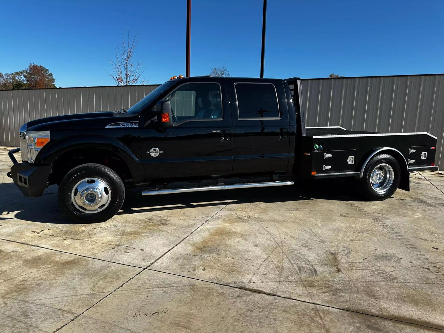 2016 Ford F-350 Super Duty Lariat photo 3