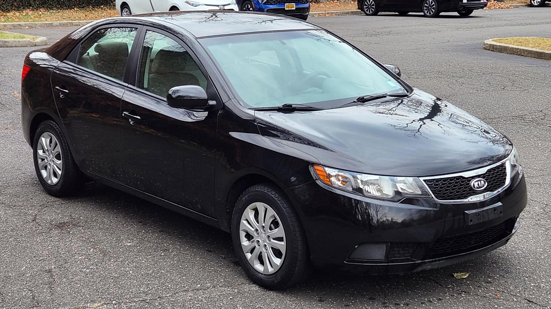 2011 Kia Forte LX photo 2