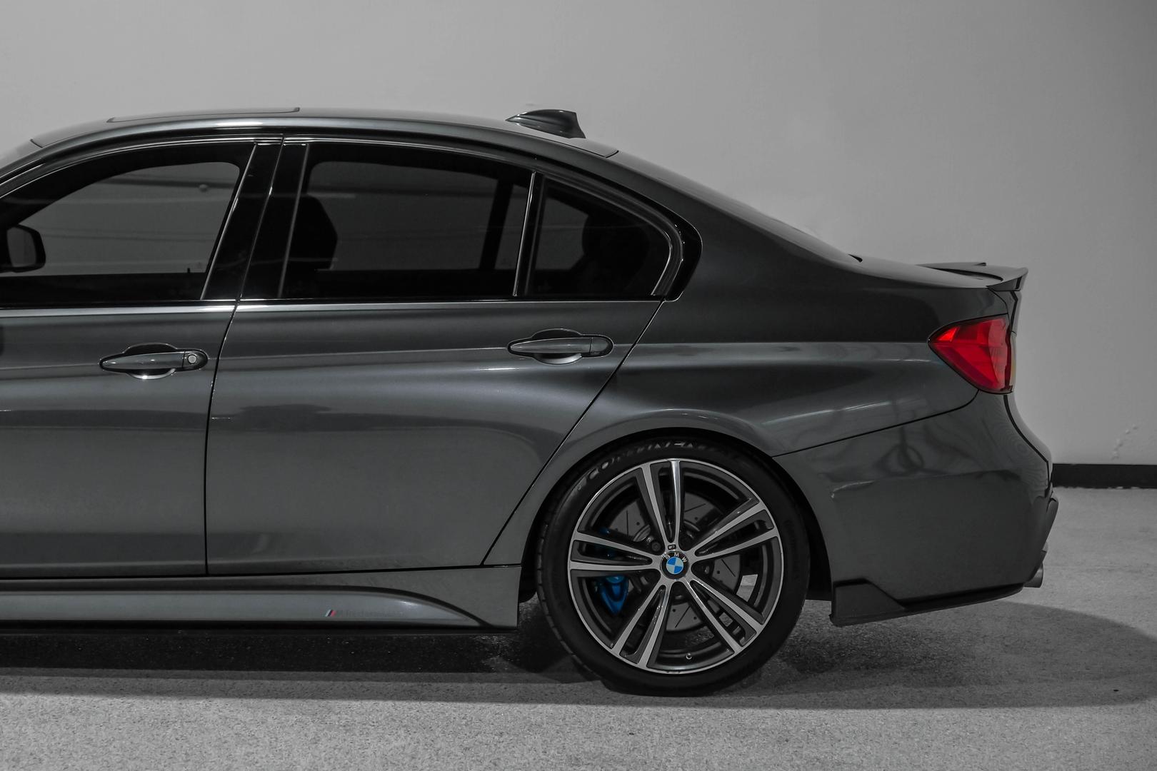 2015 BMW 3 Series 335i photo 17