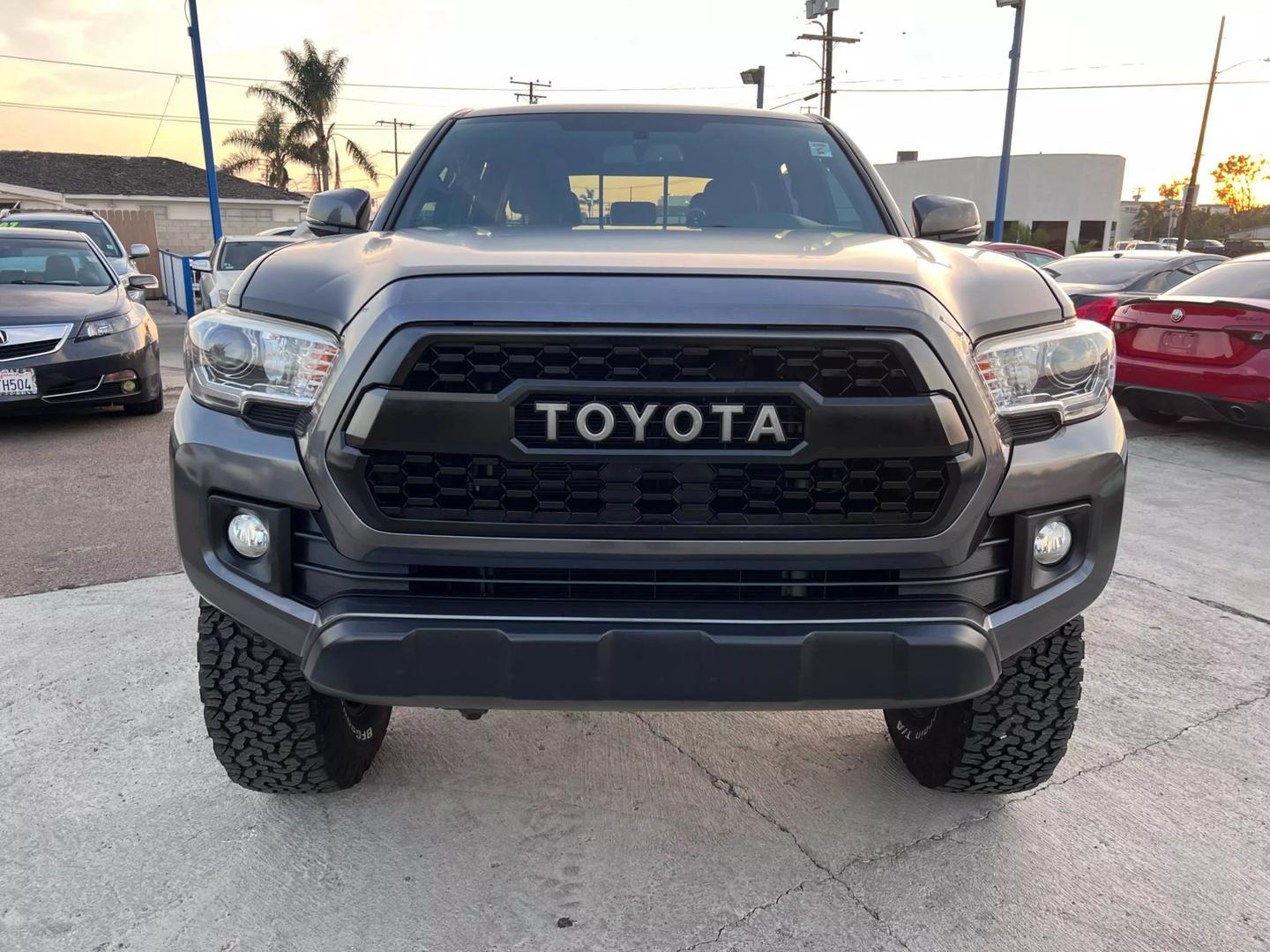 2017 Toyota Tacoma TRD Off Road photo 2