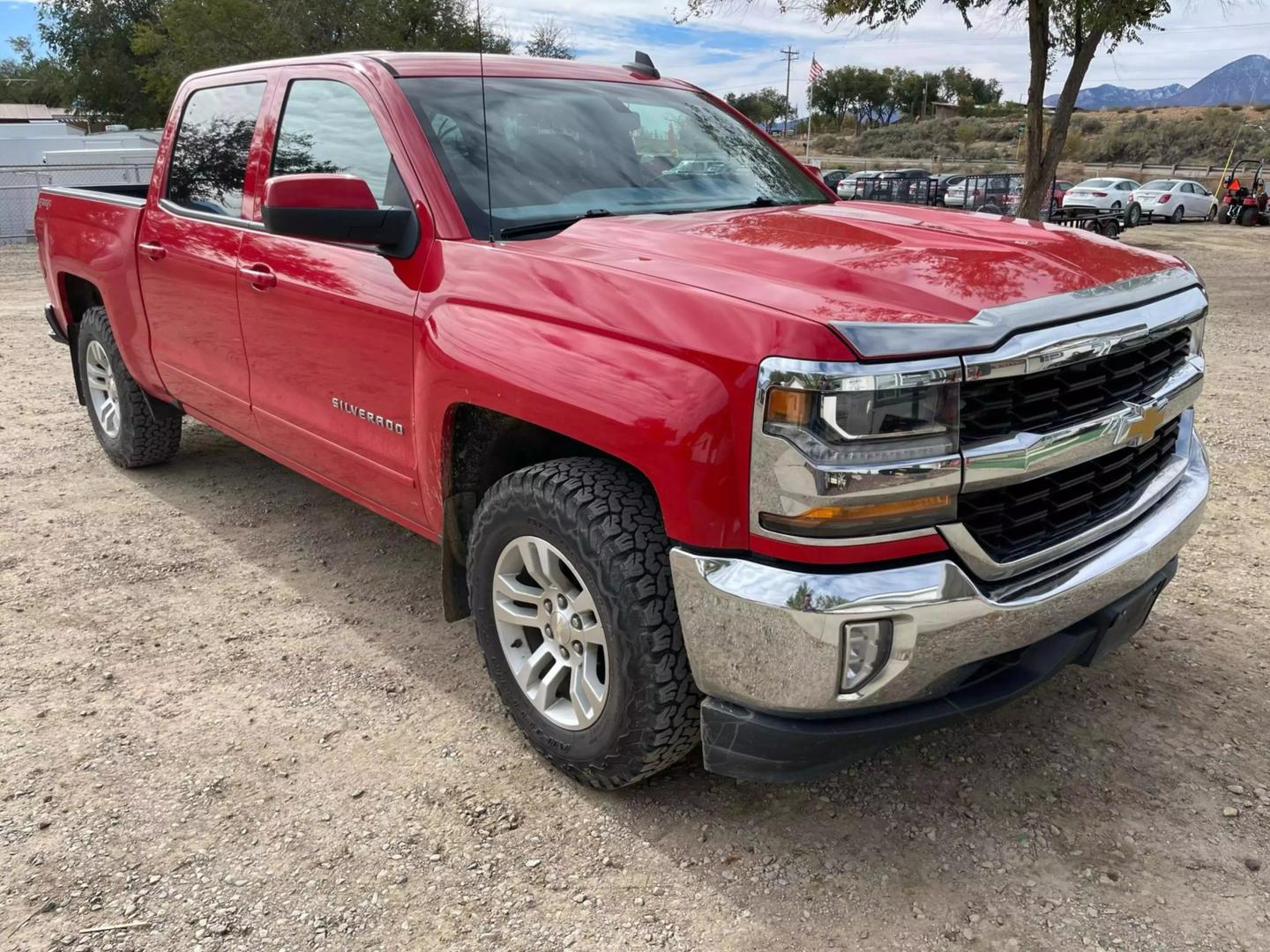 2016 Chevrolet Silverado 1500 LT photo 3