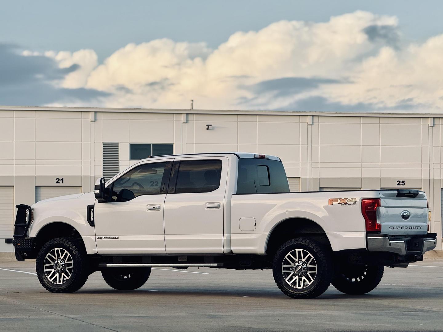 2019 Ford F-250 Super Duty Lariat photo 10