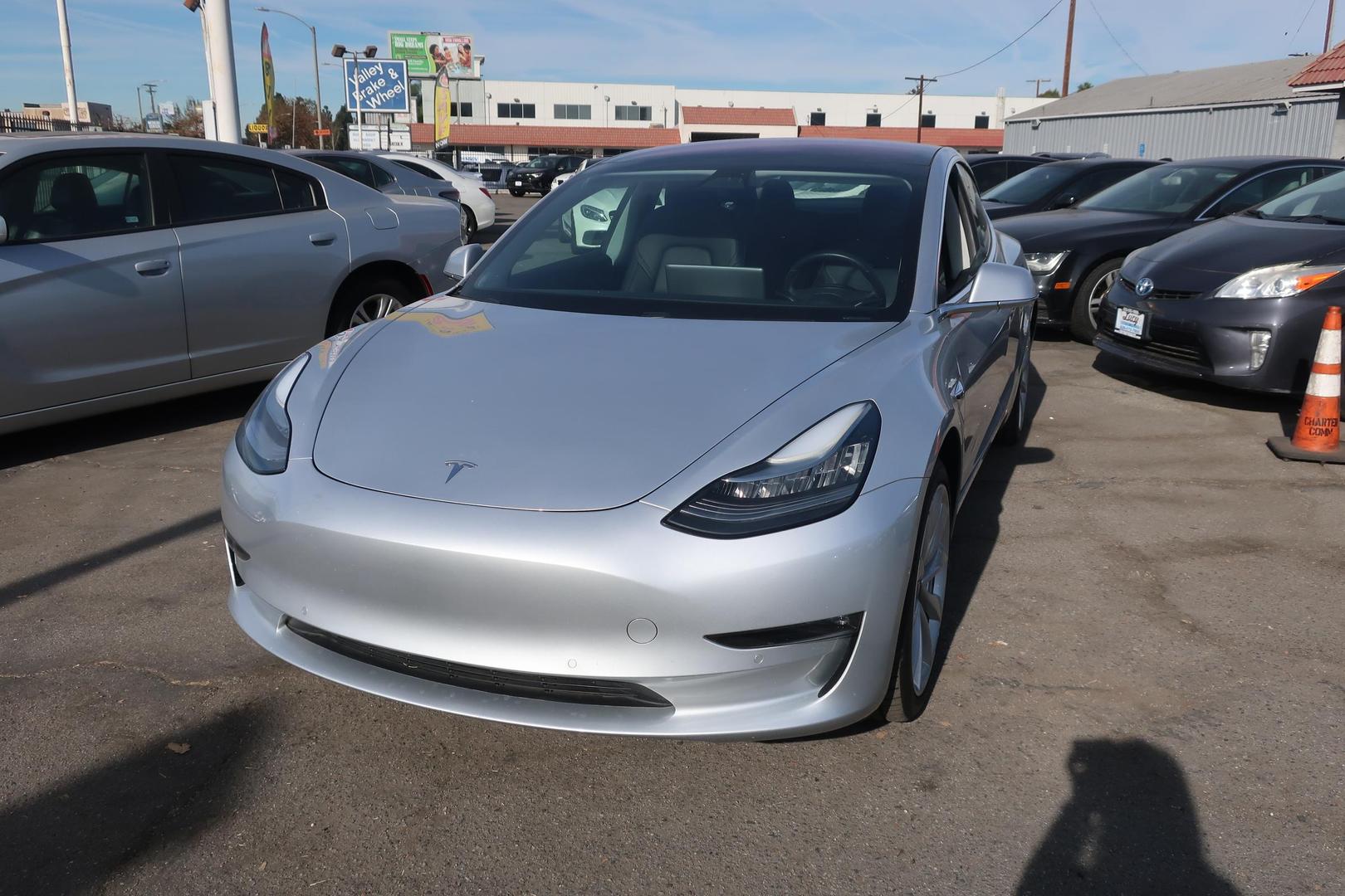 2018 Tesla Model 3 Long Range photo 2