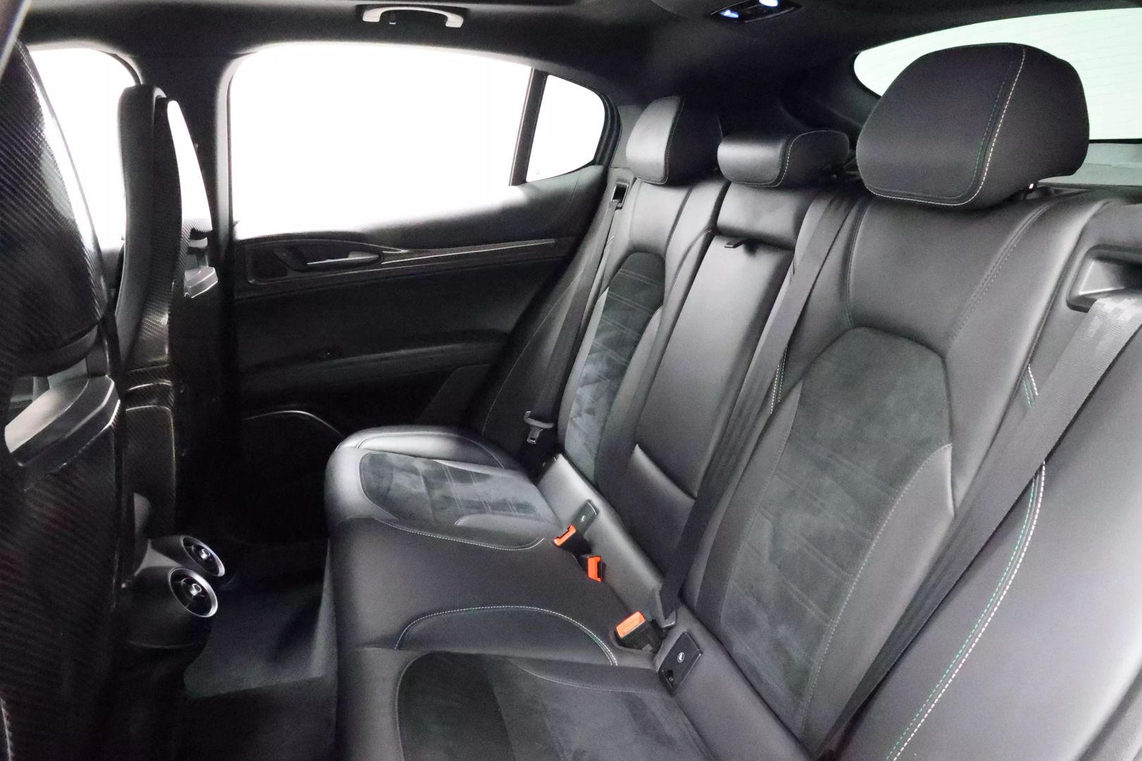 2022 Alfa Romeo Stelvio - Image 3