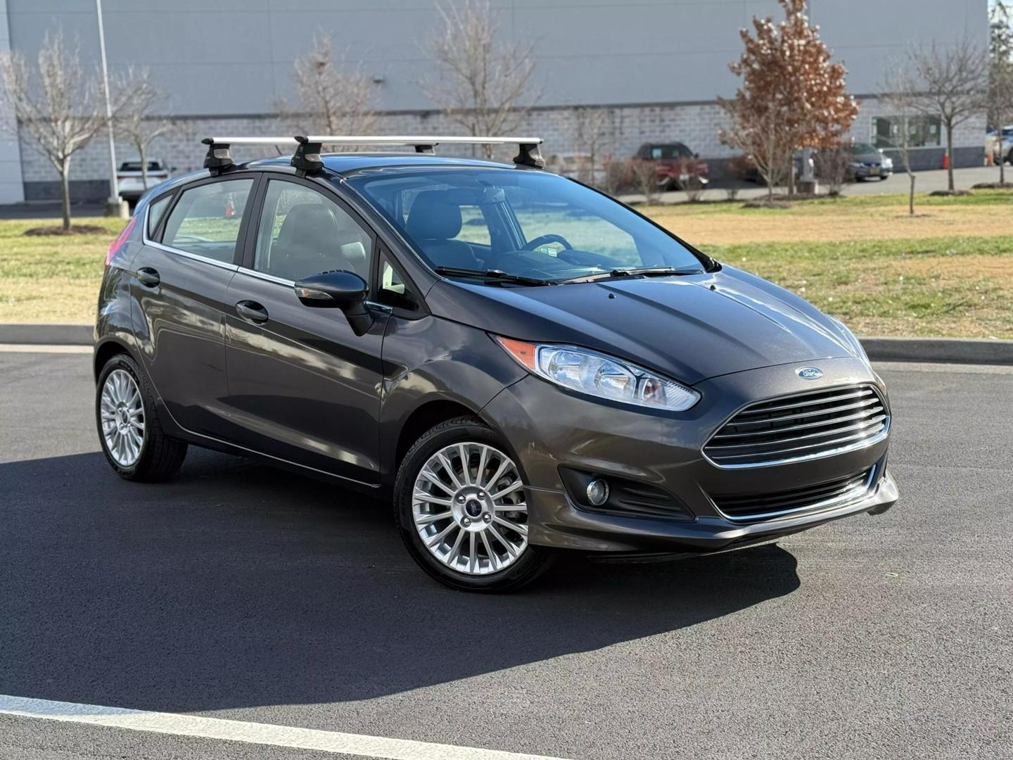 2015 Ford Fiesta Titanium photo 2