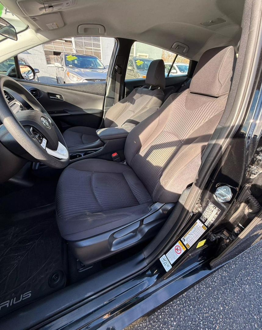 2018 Toyota Prius Two photo 46