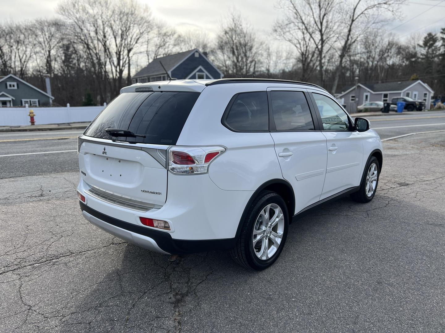 2015 Mitsubishi Outlander SE photo 5