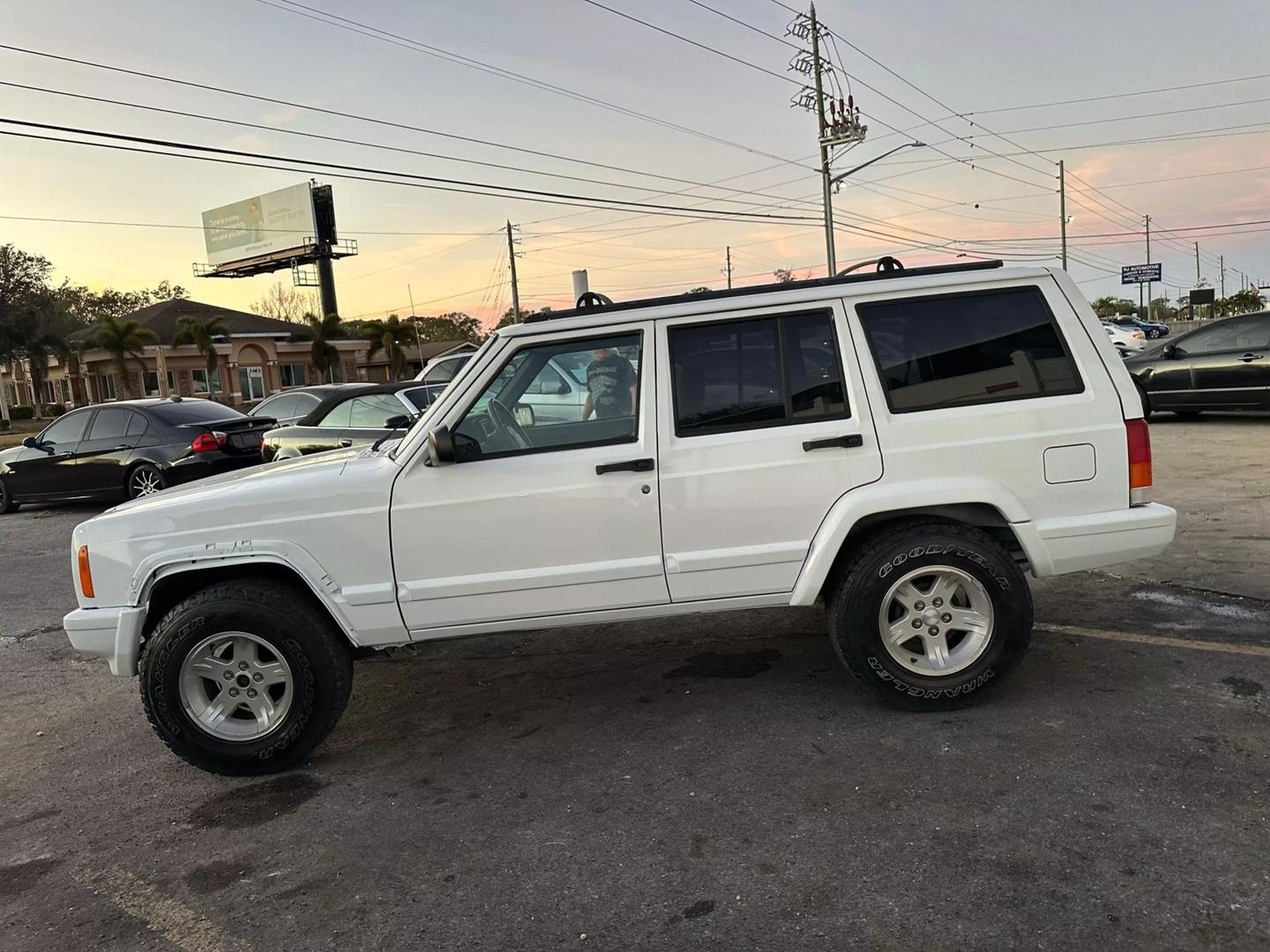 1998 Jeep Cherokee SPORT photo 5