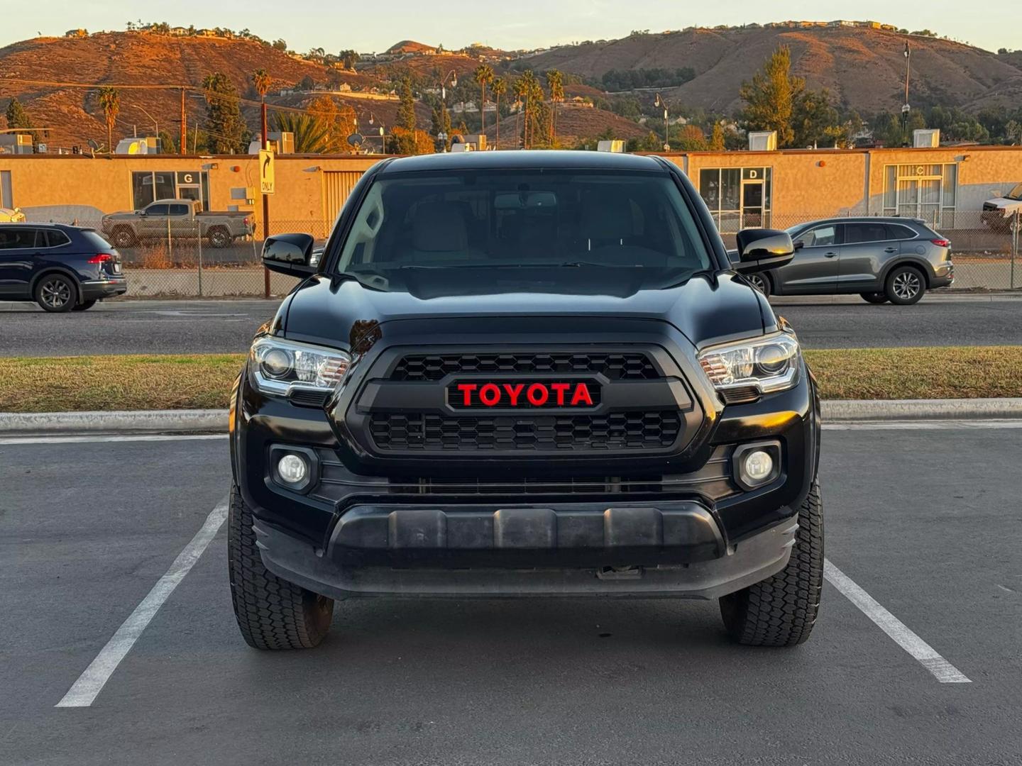 2017 Toyota Tacoma SR5 photo 8