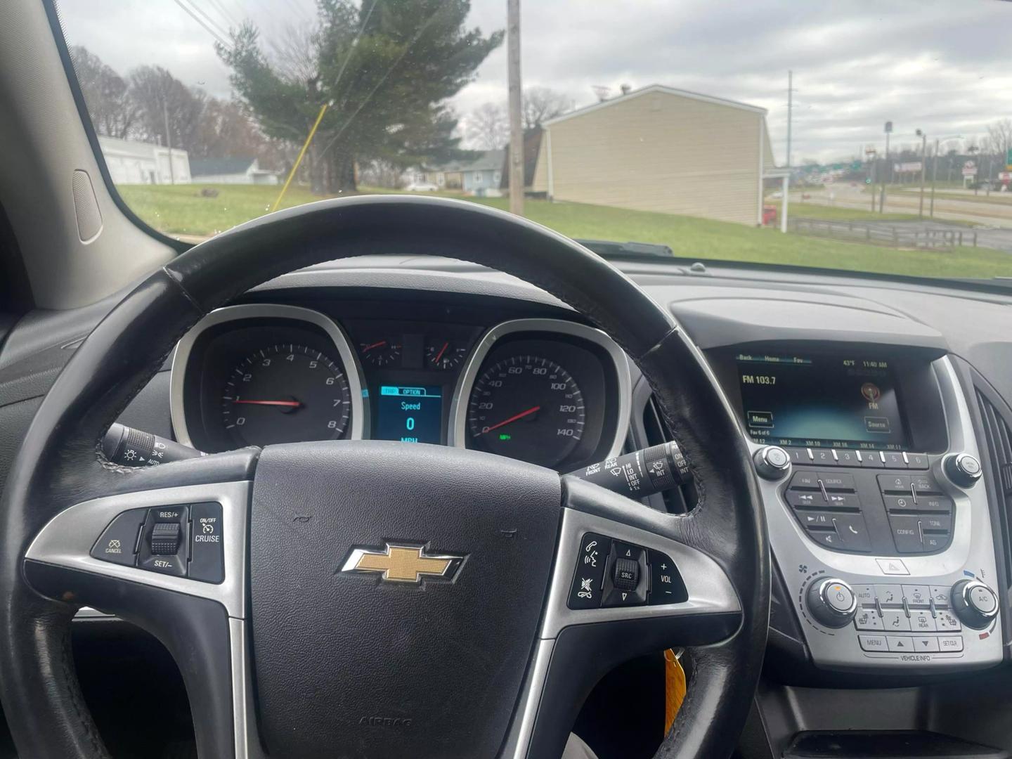 2017 Chevrolet Equinox LT photo 14