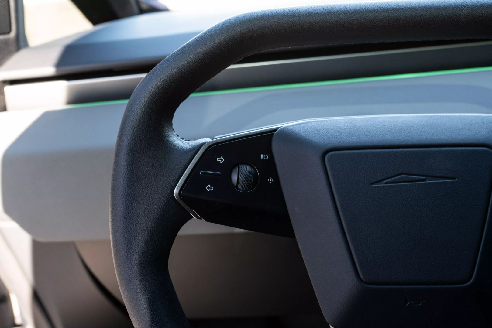 2024 Tesla Cybertruck - Image 33