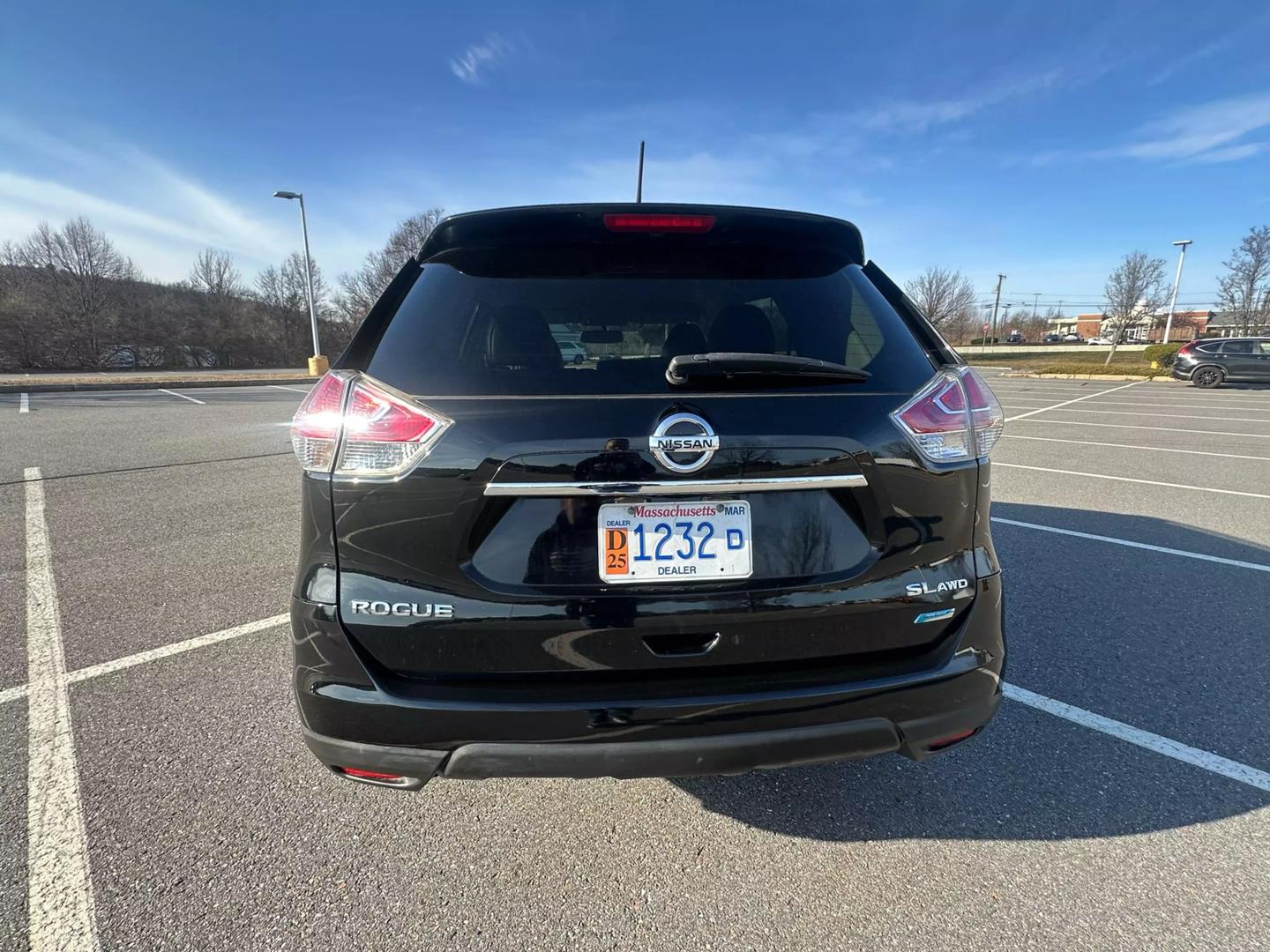 2014 Nissan Rogue SL photo 3