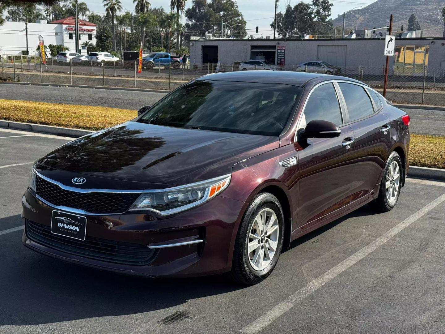 Kia Optima's photo