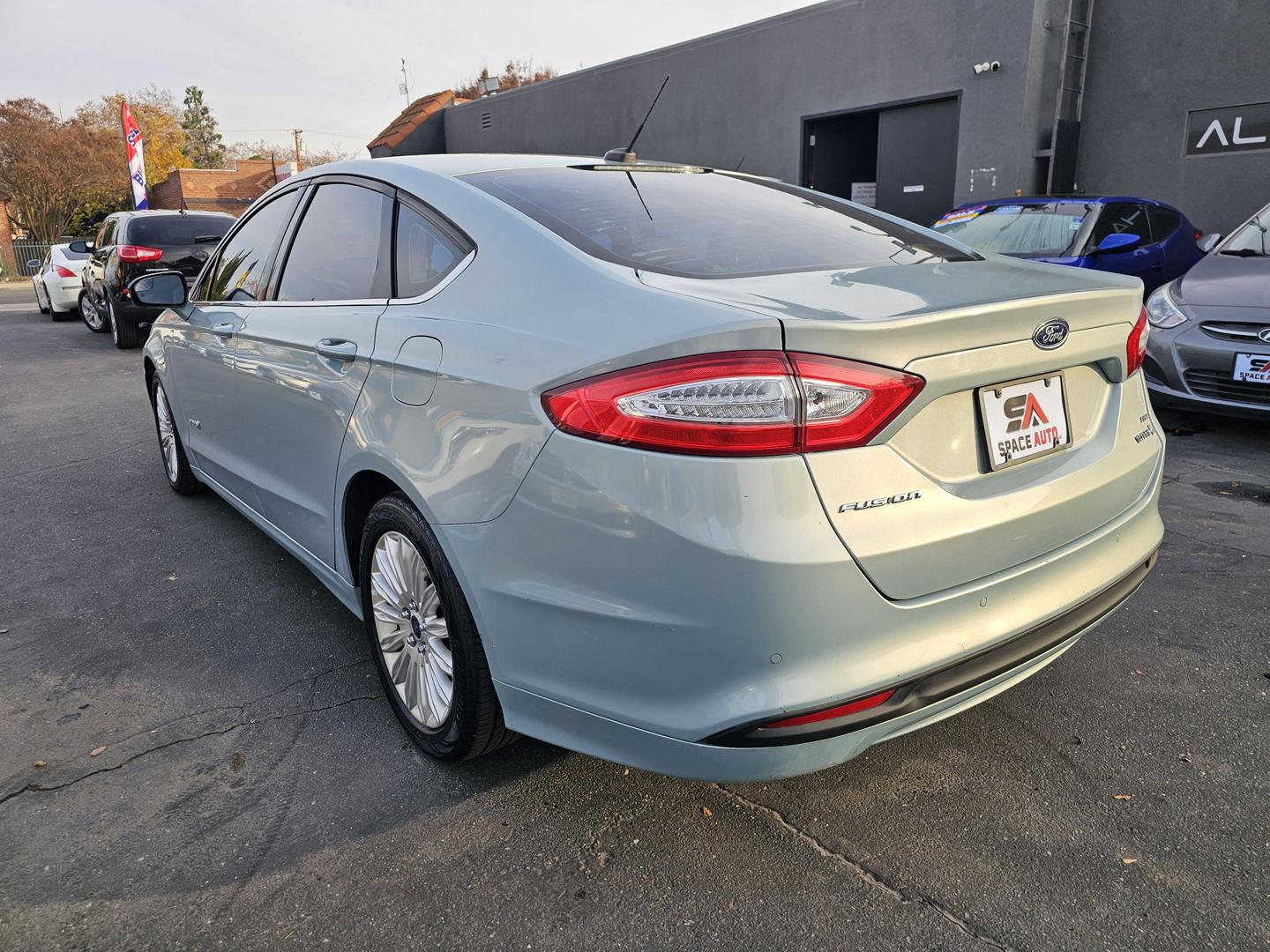 2014 Ford Fusion SE Hybrid photo 7