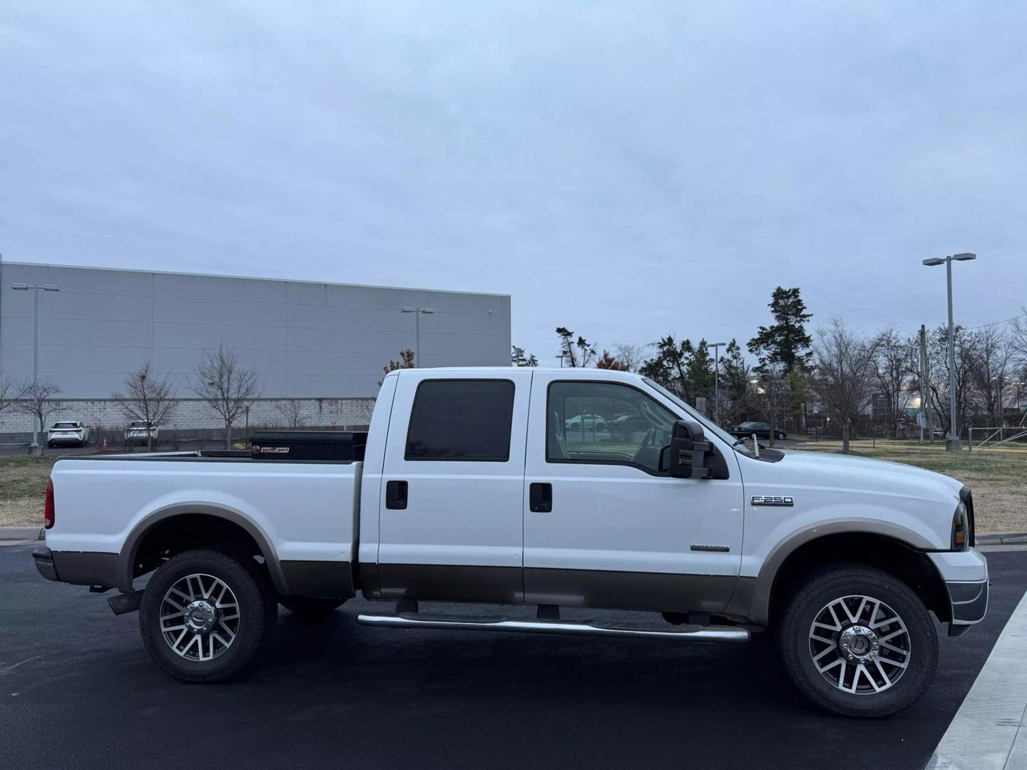 2005 Ford F-250 Super Duty Lariat photo 5