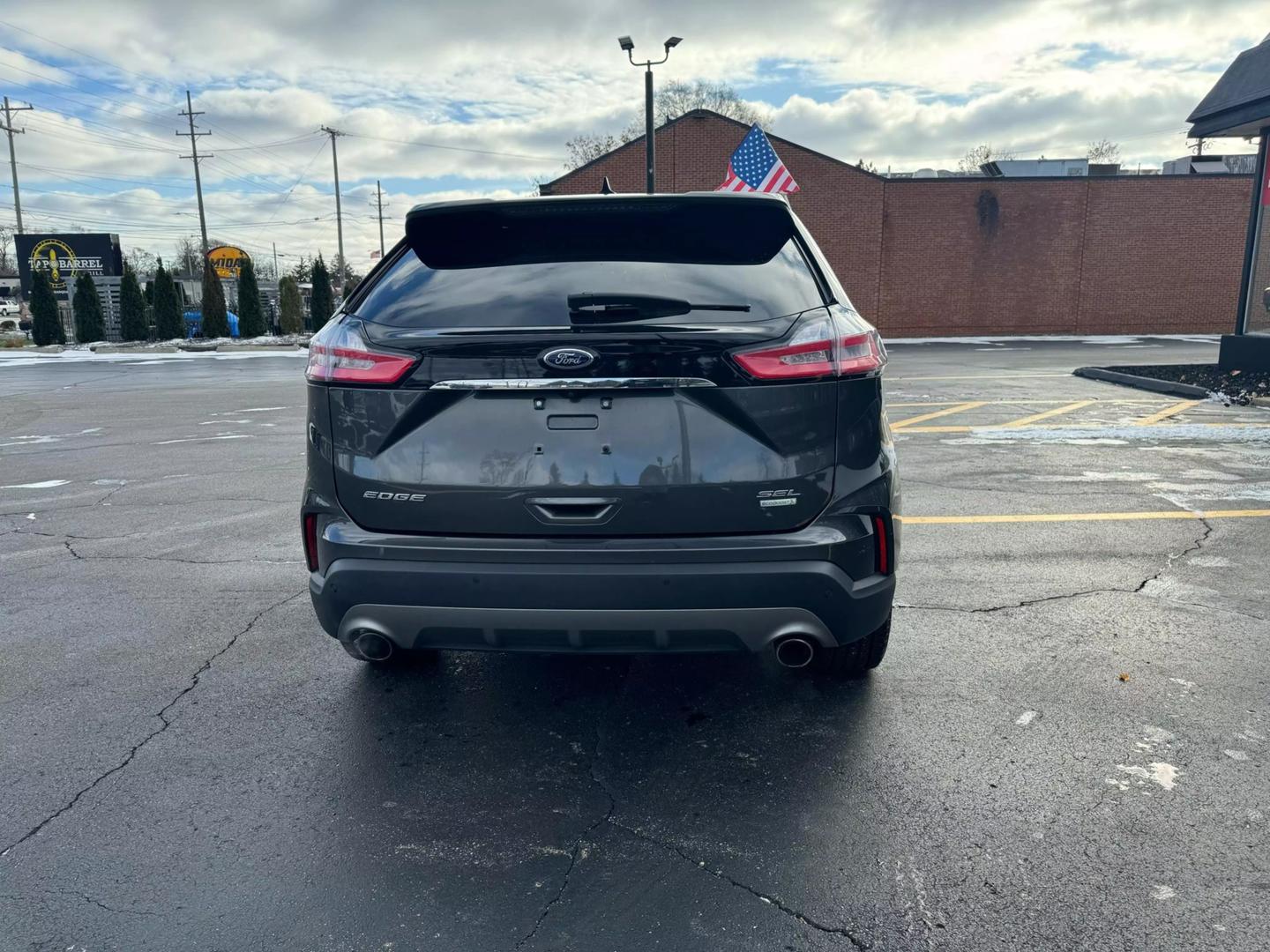 2020 Ford Edge SEL photo 6