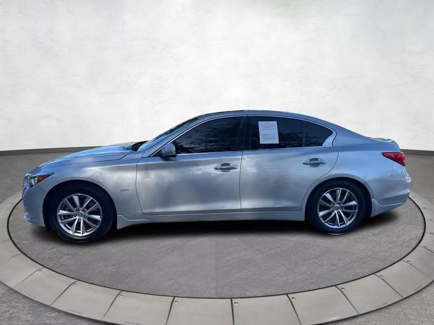 2016 INFINITI Q50 Premium photo 6