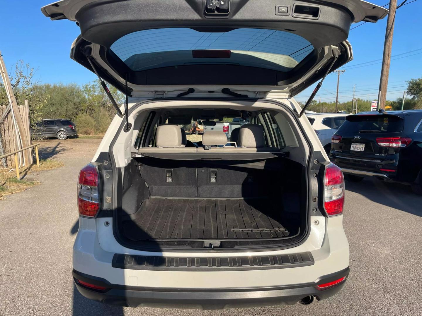 2016 Subaru Forester i Touring photo 6