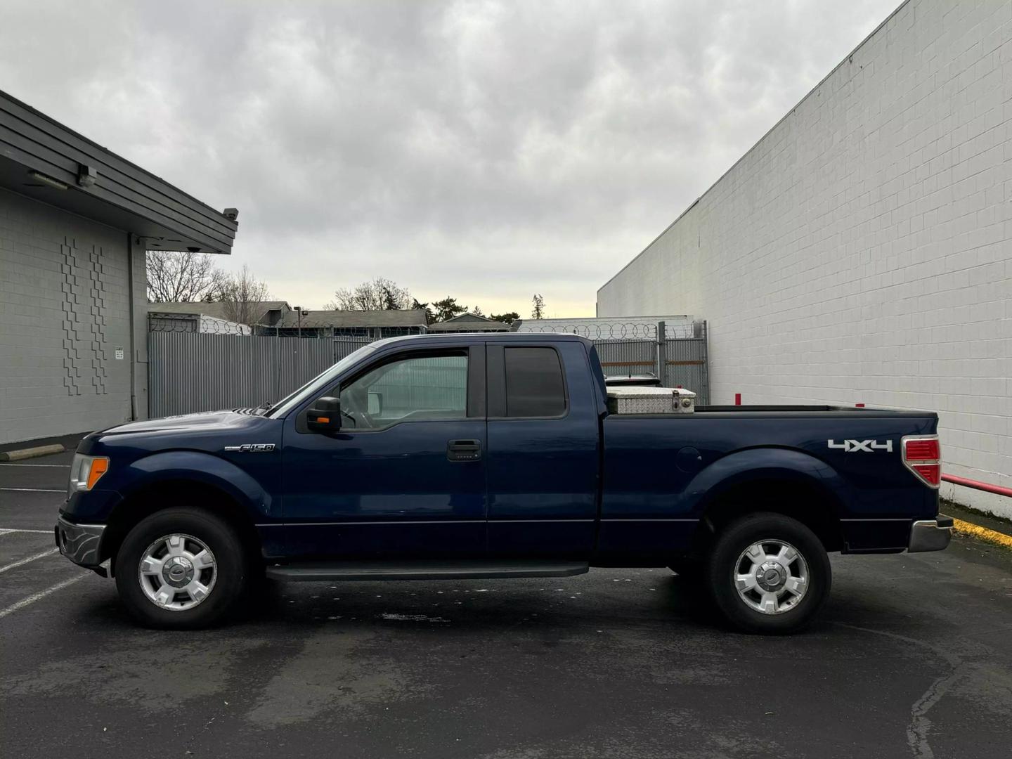 2010 Ford F-150 XL photo 6