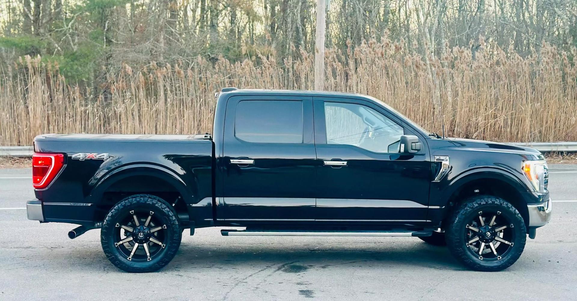 2022 Ford F-150 XLT photo 8