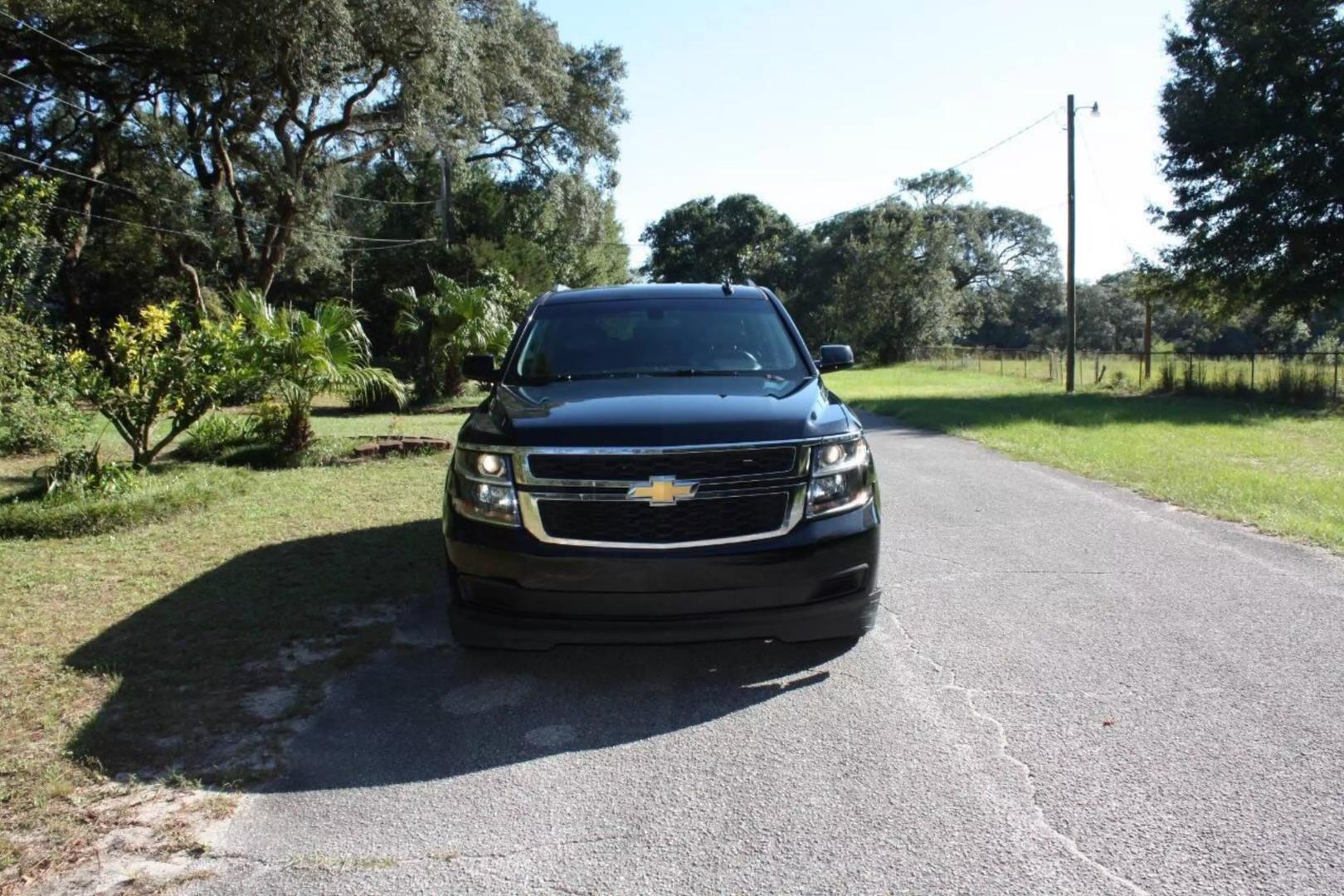 2018 Chevrolet Suburban LS photo 2