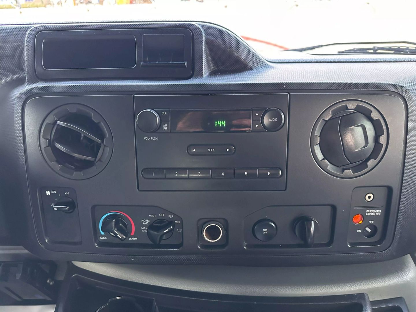 2013 Ford E250 Cargo - Image 26
