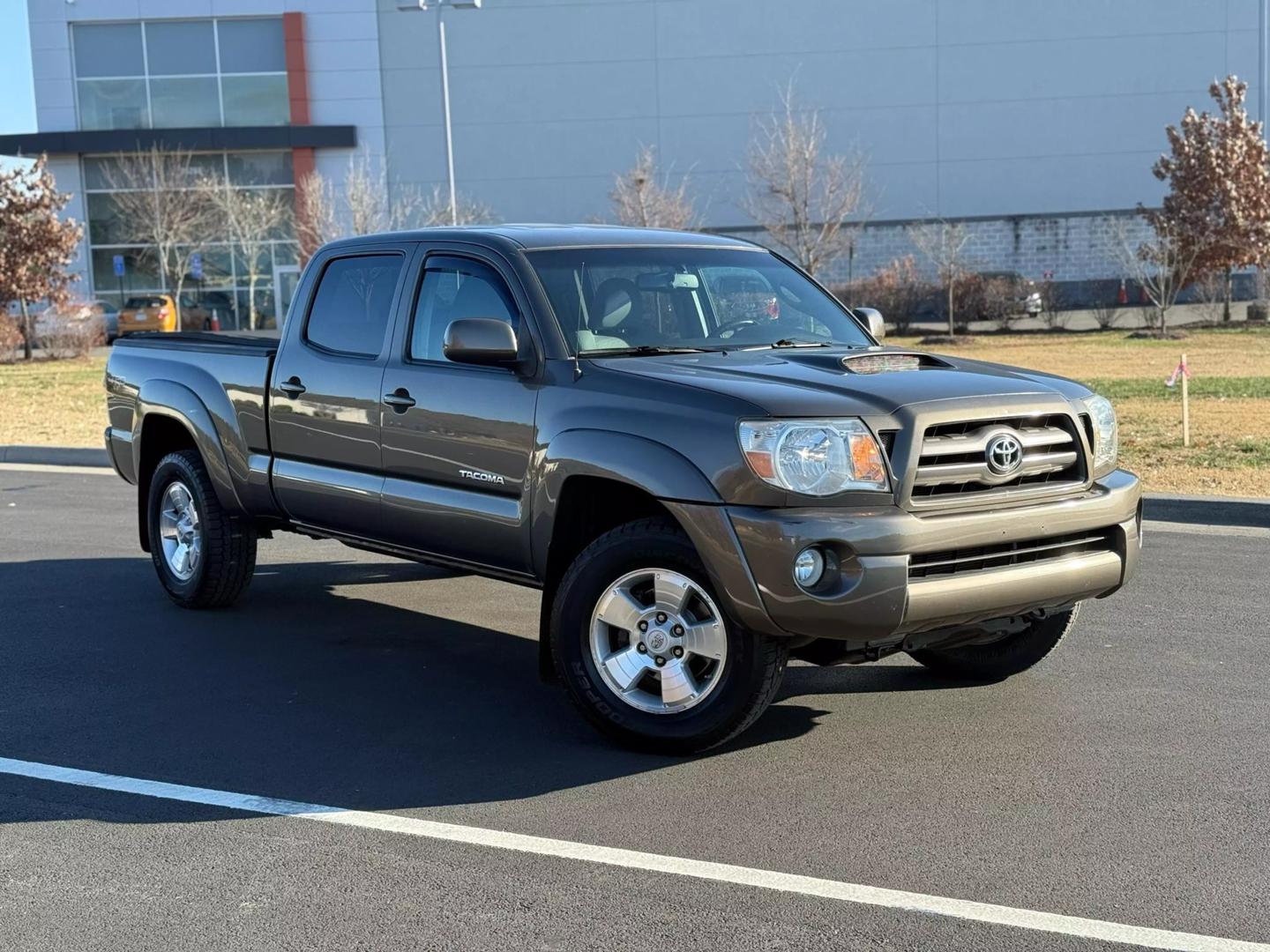 2010 Toyota Tacoma Base photo 2