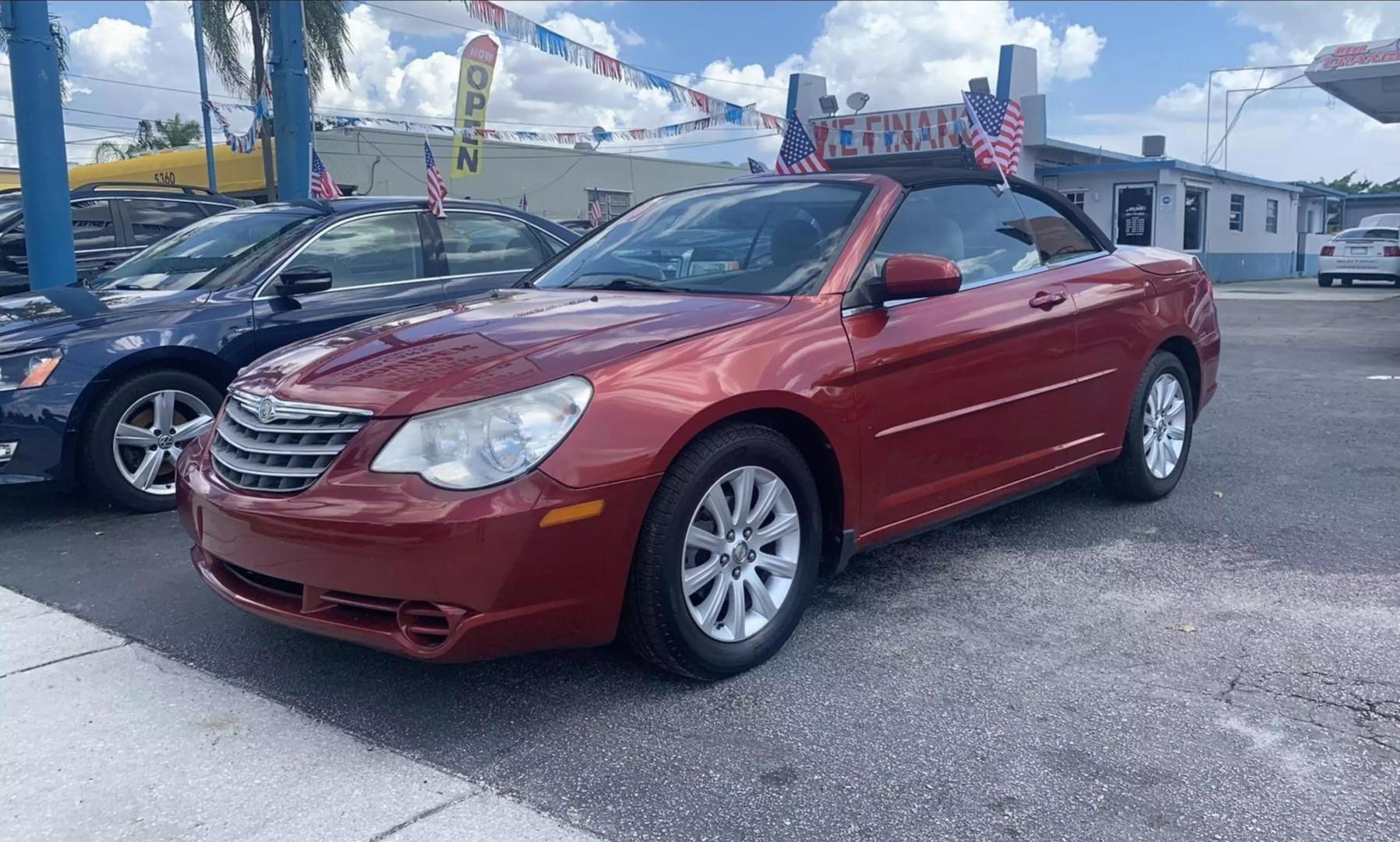 2010 Chrysler Sebring Touring photo 11