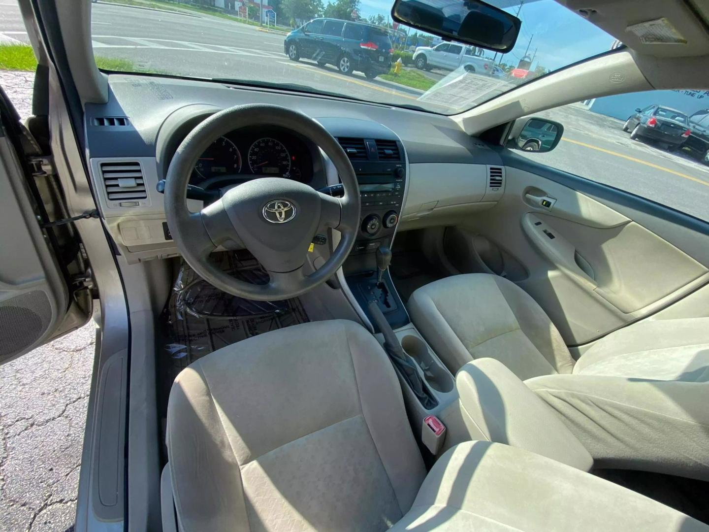 2009 Toyota Corolla S photo 15