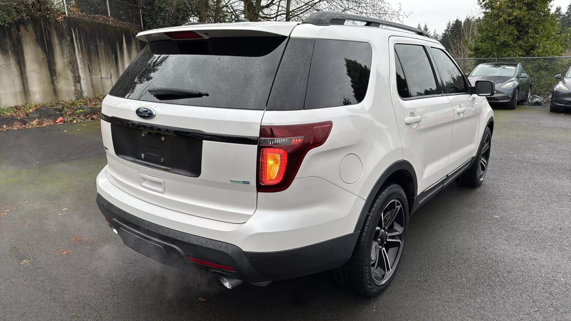 2015 Ford Explorer Sport photo 7