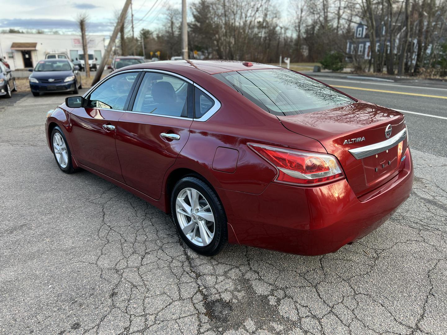 2013 Nissan Altima Sedan SV photo 3