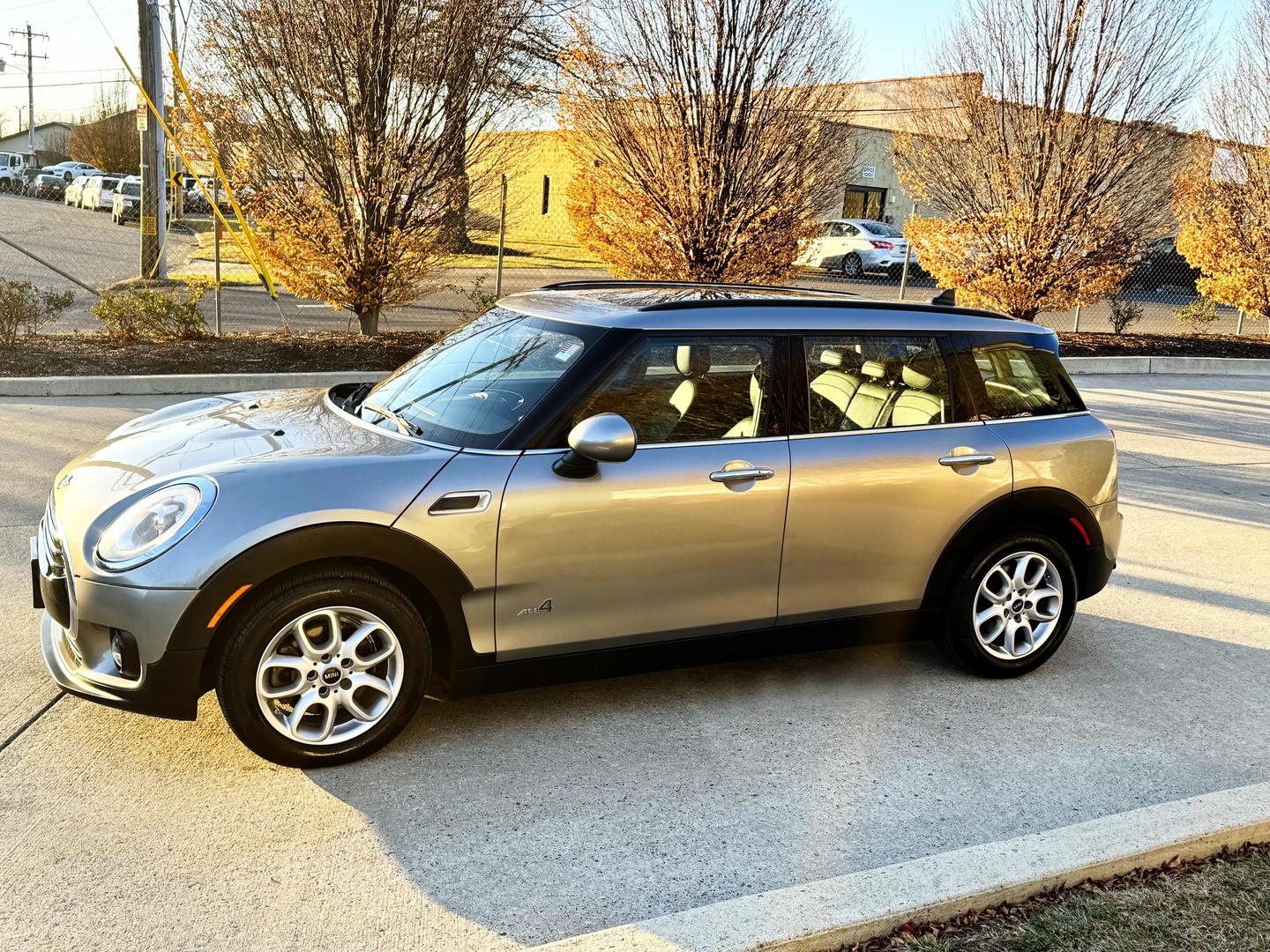 2017 MINI Clubman Base photo 5