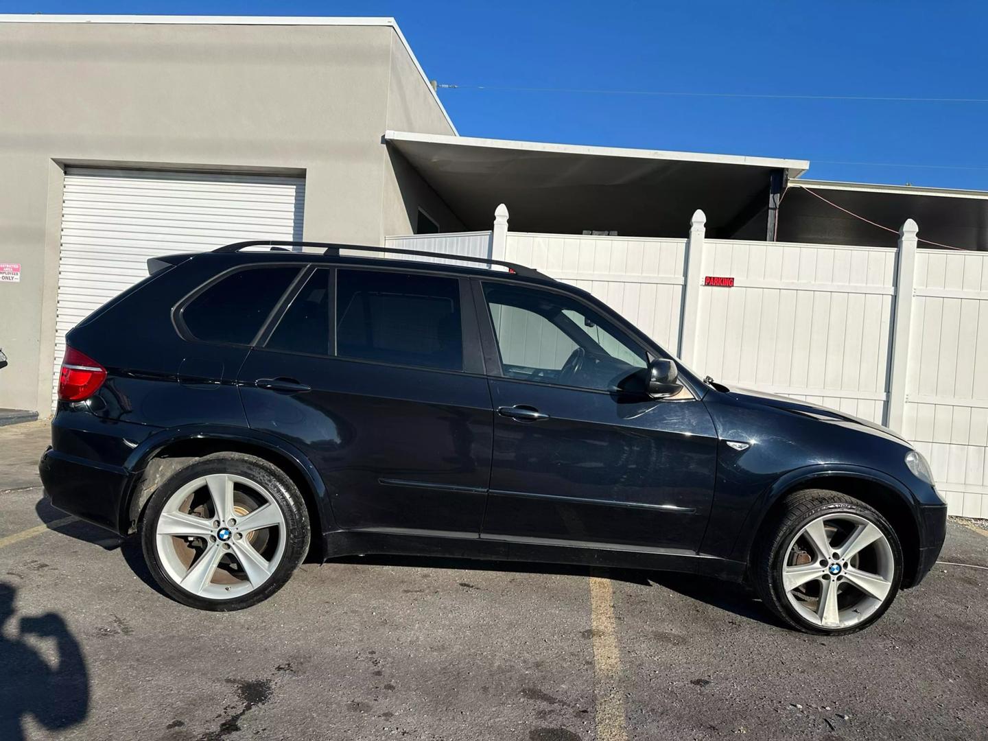 2011 BMW X5 xDrive50i photo 2